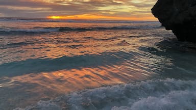 Gorgeous Mangaia sunset near Babe’s Place. Cook Islands.