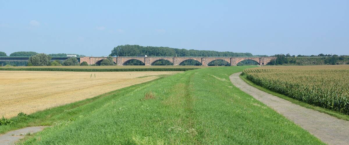 Theodor-Heuss-Bridge, German federal motorway "Autobahn 6 over the Rhine near Mannheim/Ludwigshafen/Frankenthal, view from flood dam near Mannheim-Sandhofen north (distance about 850 meters)