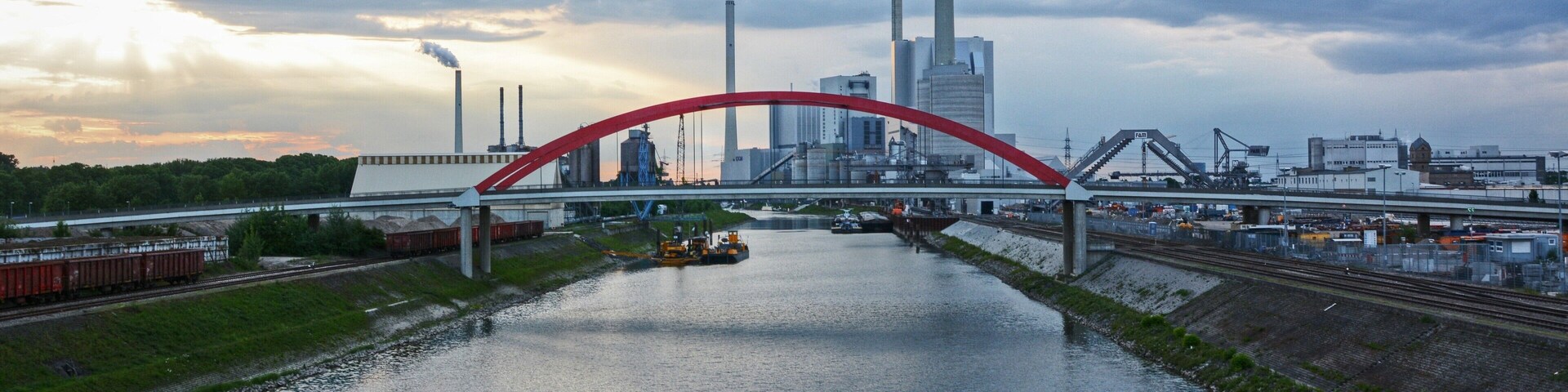 Mannheim, Germany, Rheinau-Harbor 21, view to the power plant "Großkraftwerk Mannheim" (GKM)