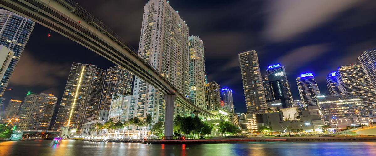 This place is right behind the James L Knight Center, right between the Brickell Avenue and the S.E. 2nd Avenue bridge. I was on the North side of the Miami River pointing my camera South East. I found plenty of parking for a reasonable price. Best time if you want lots of action would be Friday or Saturday night. For a more desolate nights I would recommend Monday thru Thursday night. Here you will find an incredible amount of photography opportunities to shoot for. While like any big city you will find a few homeless folks, the place was very clean and very well kept. Lots of new, very tall buildings have made the Miami landscape a very popular site for photography!