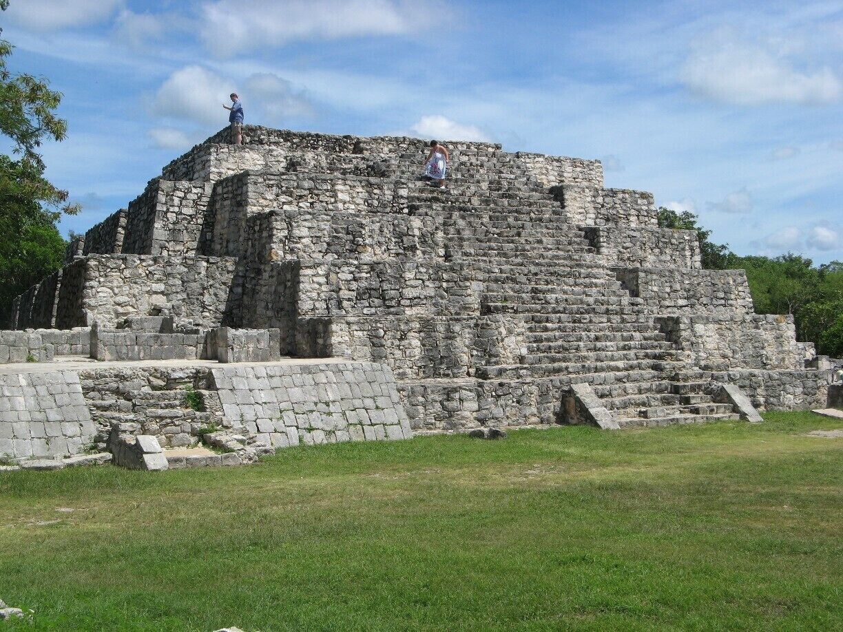 A few low pyramids are located not far from the cenote.