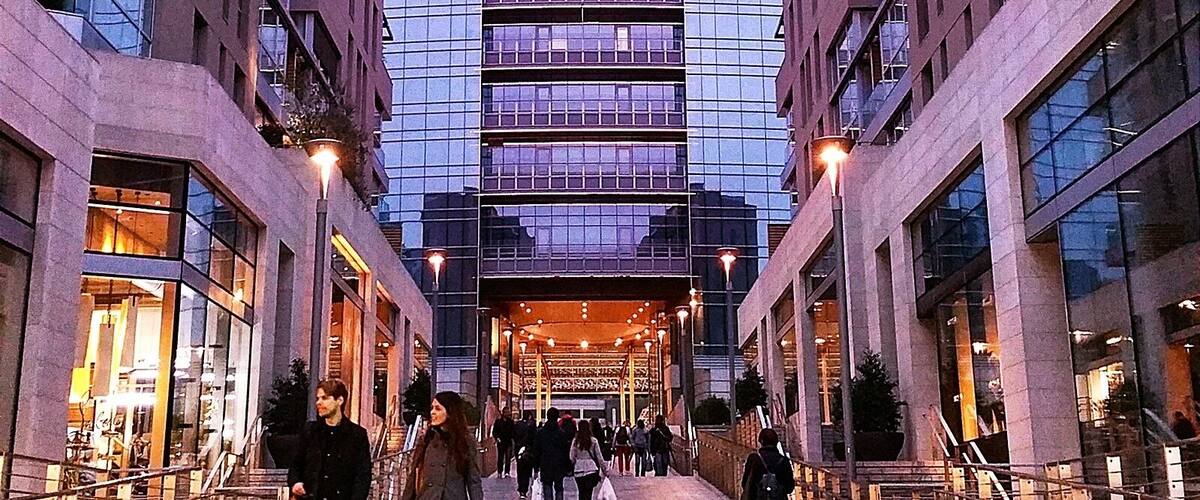 Towering skyscrapers and sparkling high rises were not what I was expecting as I emerged from the subway at Porta Nuova Garibaldi! Its such a contrast to the old Italian charm I've become accustomed to, but still beautiful. After gawking for a few minutes I got back on track with my plan... shopping!
#travel #colorful #architecture #sky #dusk #sunset #wanderlust #Milan #italy #milano #italia