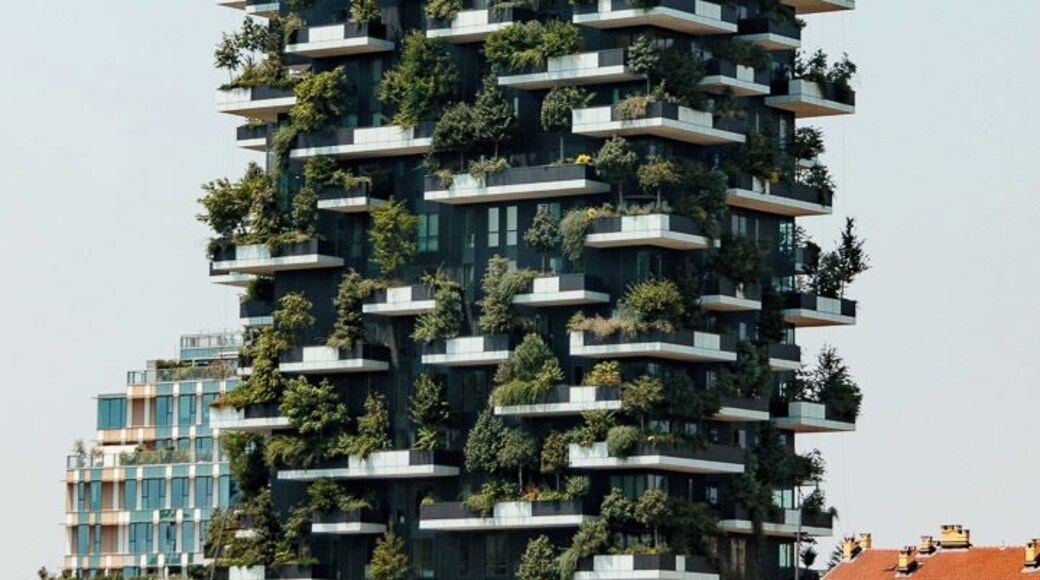 A view of Bosco Verticale in Milan as we set off for Desenzano del Garda.
I thought that this building was fascinating. It is like a vertical garden.