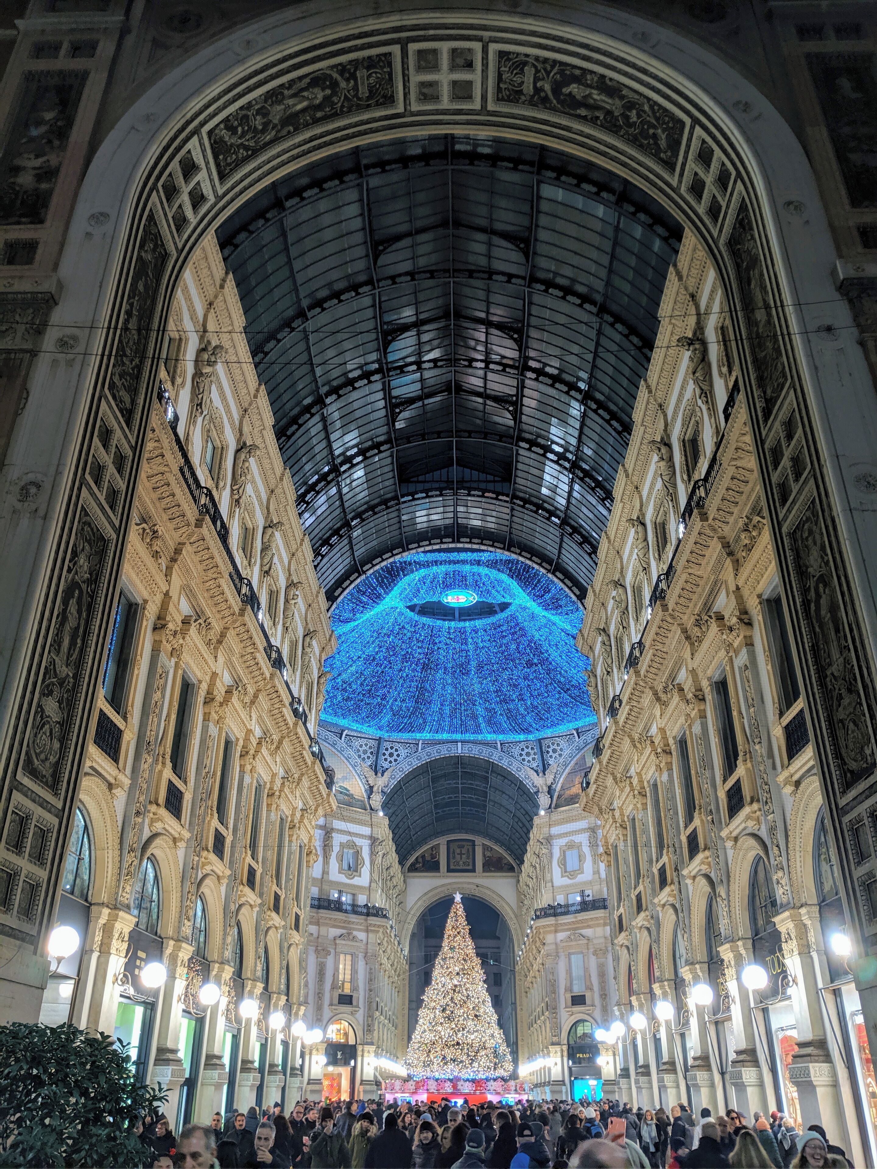 Galleria Vittoria Emanuele is a distinctive landmark mall in Milan's Duomo area. The stunning Swarovski Christmas tree adds to the grandeur of the Christmas celebration season. Go on weekdays for fewer crowds. #LifeAtExpediaGroup