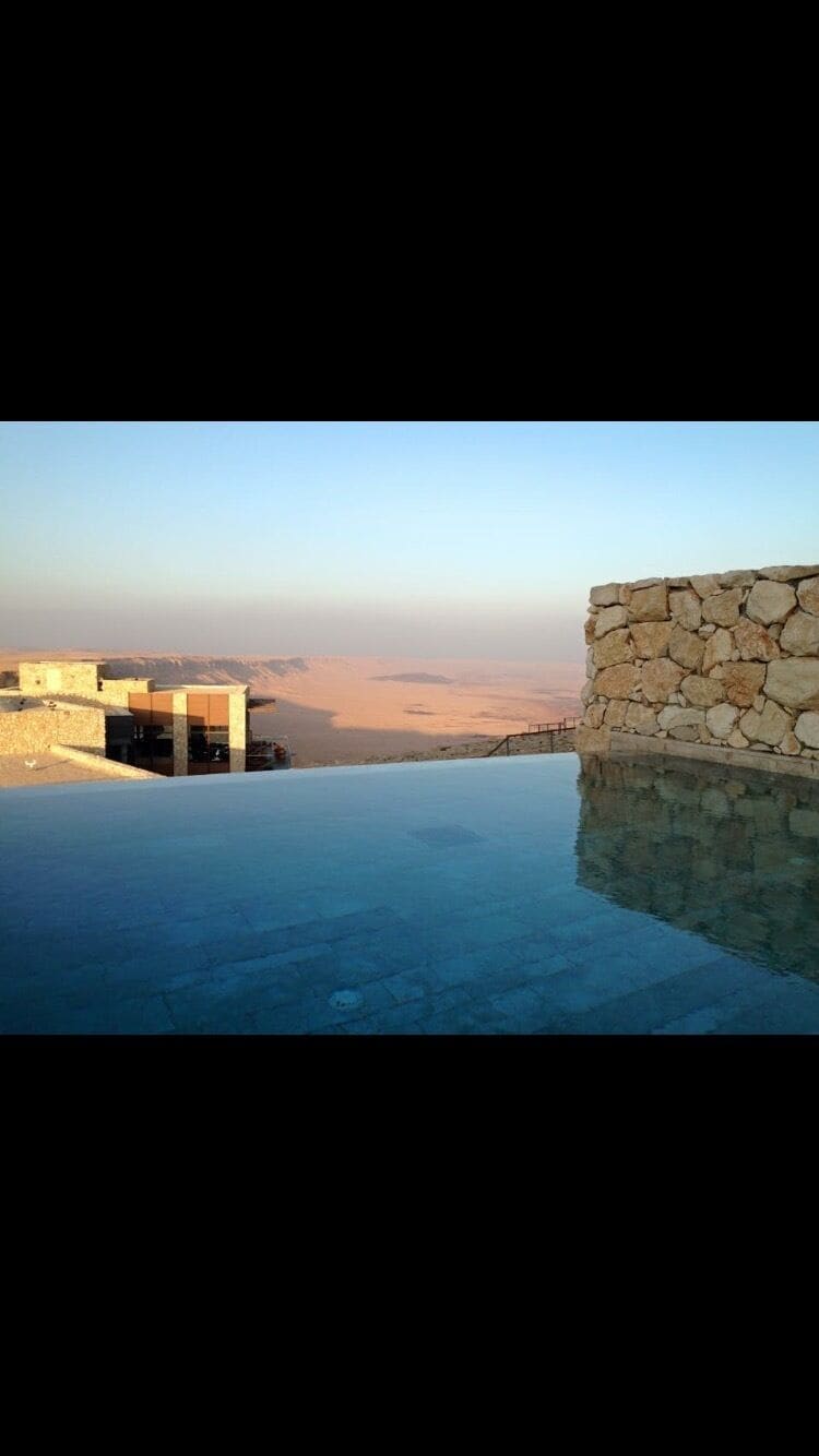Soaking in the #infinity #pool at #hotel #beresheet in the #desert and gazing into #makhtesh #ramon 