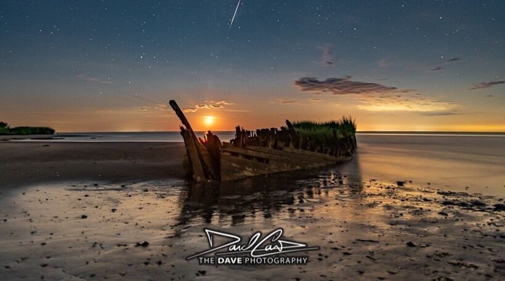 Perseid meteor over the shipwreck #adventure