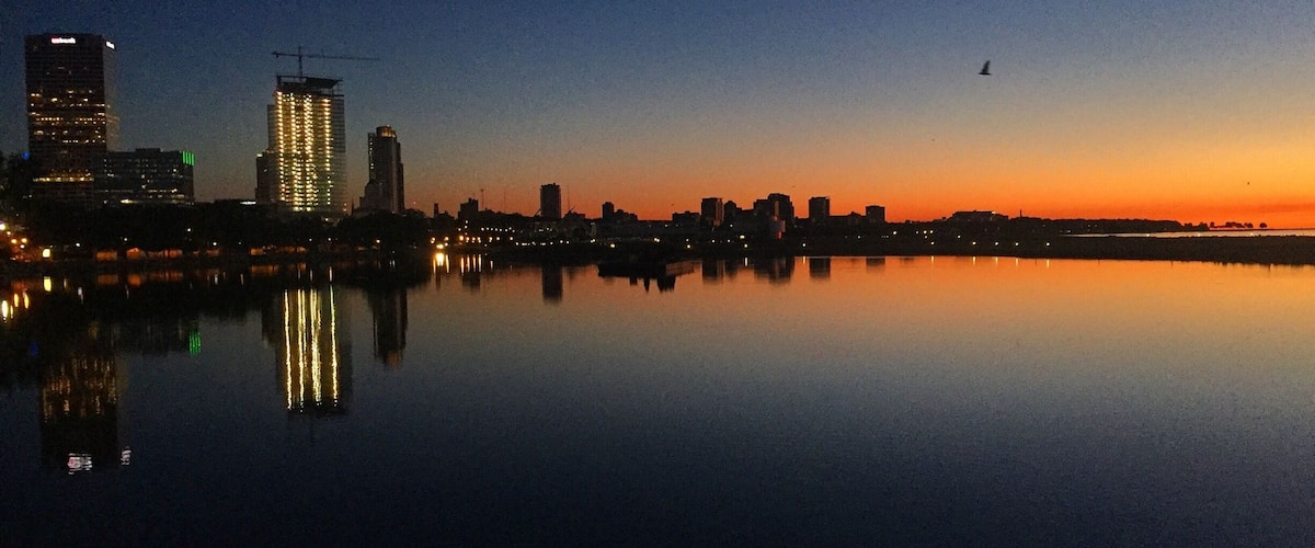 #LoveMyTown because living right on the lake is beautiful! Milwaukee sunrises are a sight to see!