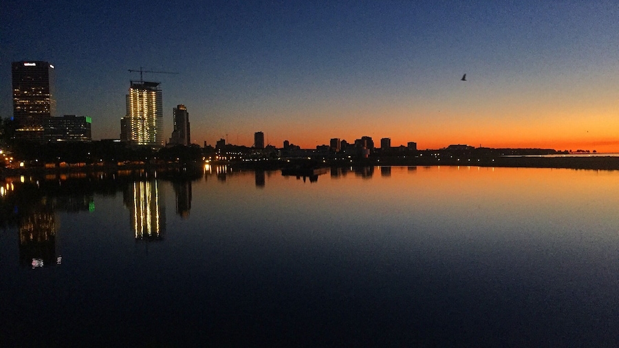 #LoveMyTown because living right on the lake is beautiful! Milwaukee sunrises are a sight to see!