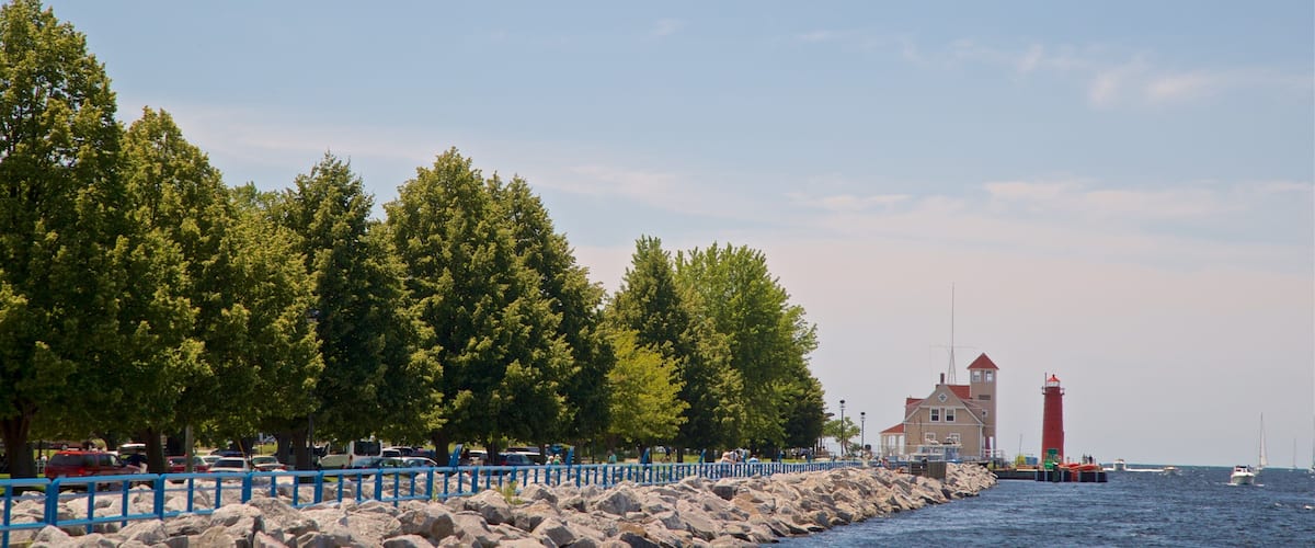 Muskegon Hotel Guide