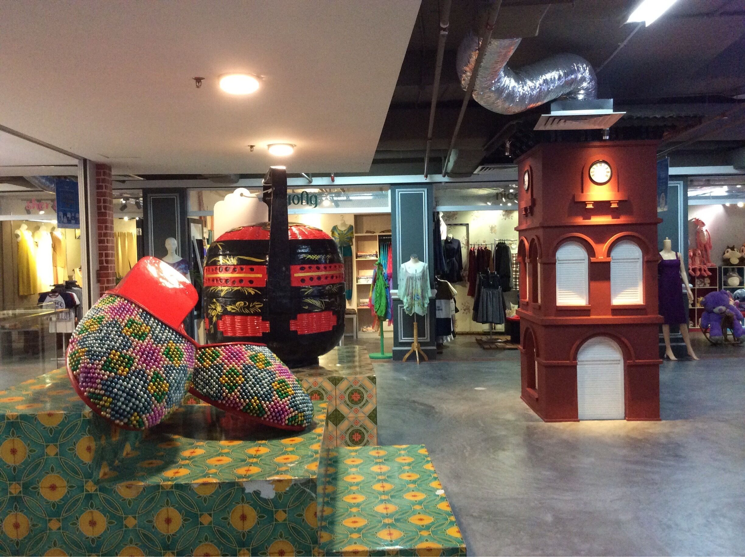 The Peranakan influence is prominently featured in this hotel cum shopping mall complex. Malacca has progressed from a historic town to a vibrant tourist city.