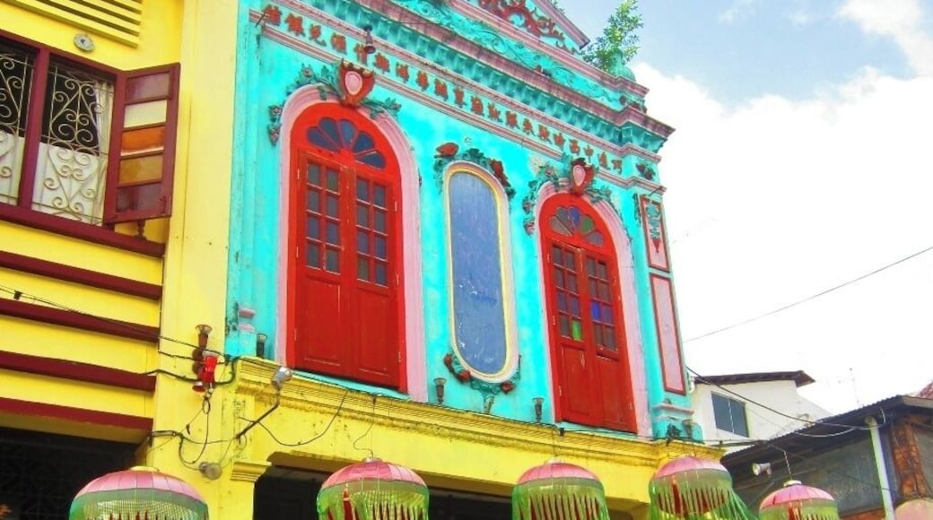 Rent a bike and cruise around Melaka! Check out all the little side streets for an array of fun colors and decorative homes and buildings!
