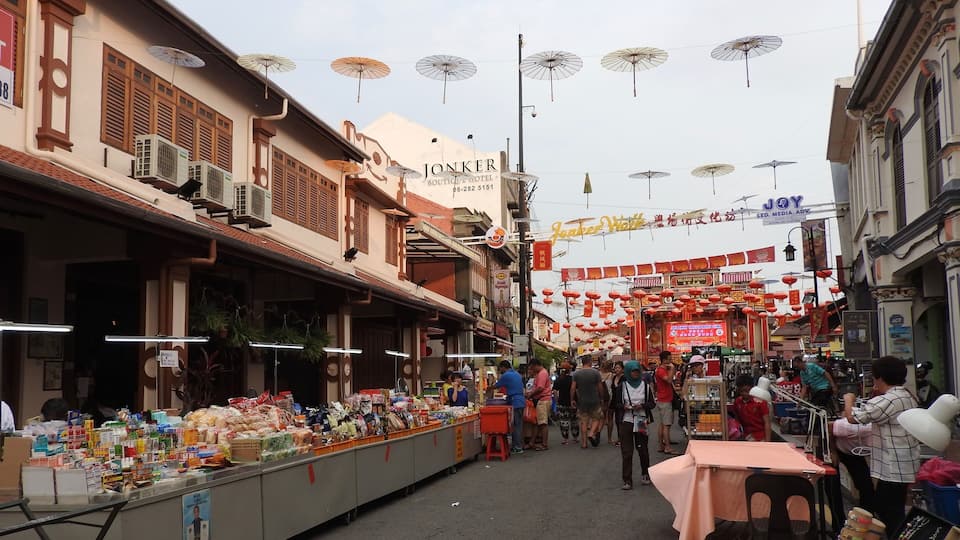 The Jonker Walk is the Chinatown street of Melaka, Malaysia located along Jonker Street.
#markets #OnTheRoad