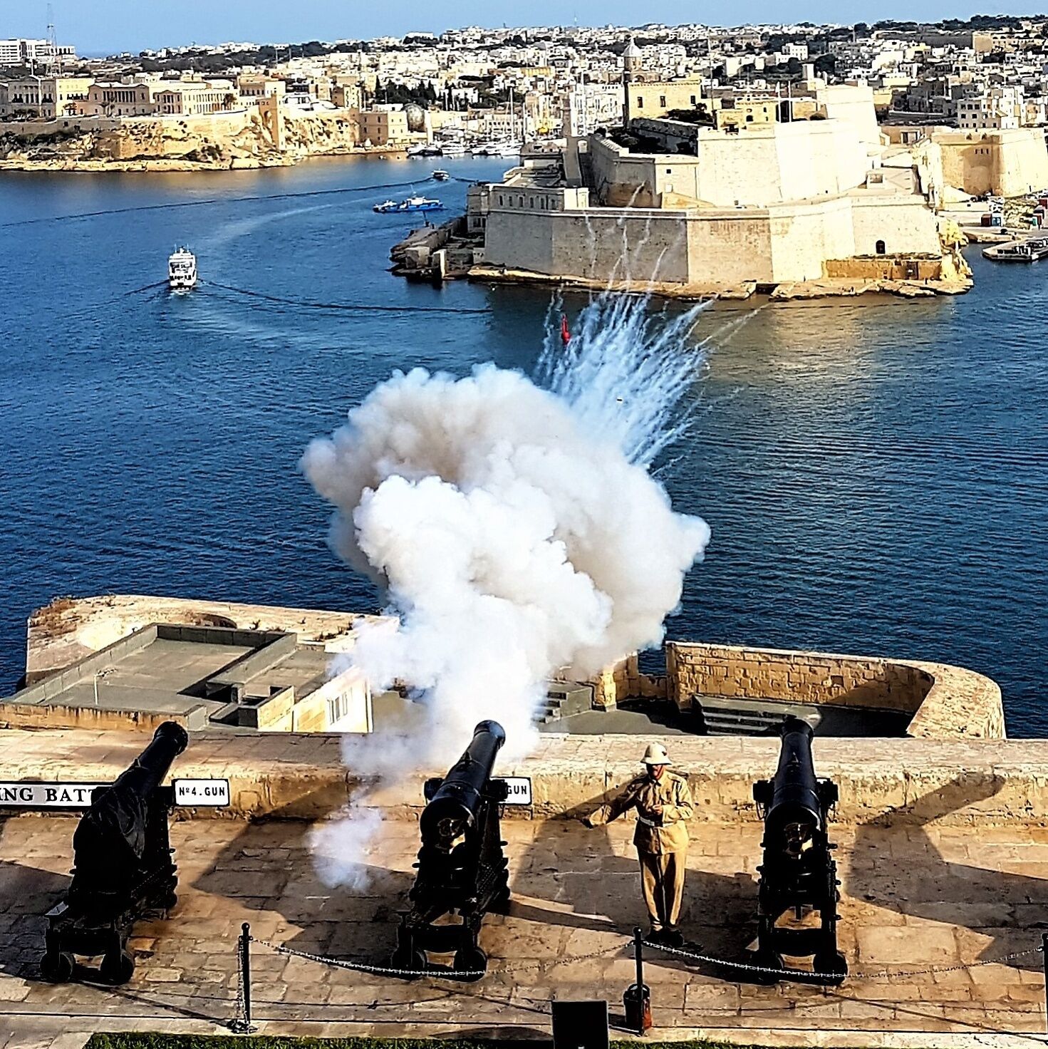 The saluting Battery. Fires at 1200 and 1600 every day.