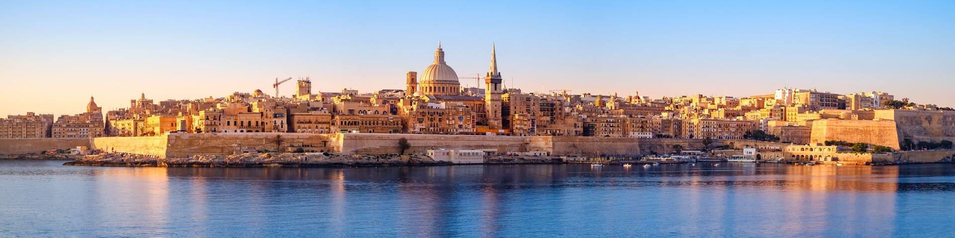 Sunrise over the Valletta city