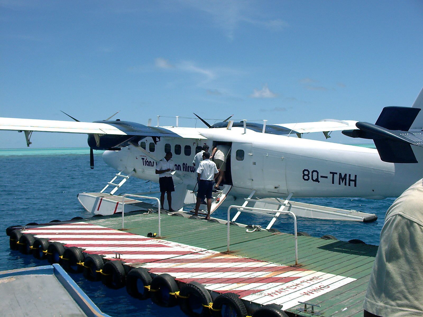 Airplane ready to Komandoo