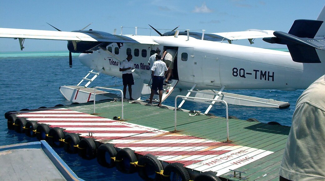 Airplane ready to Komandoo