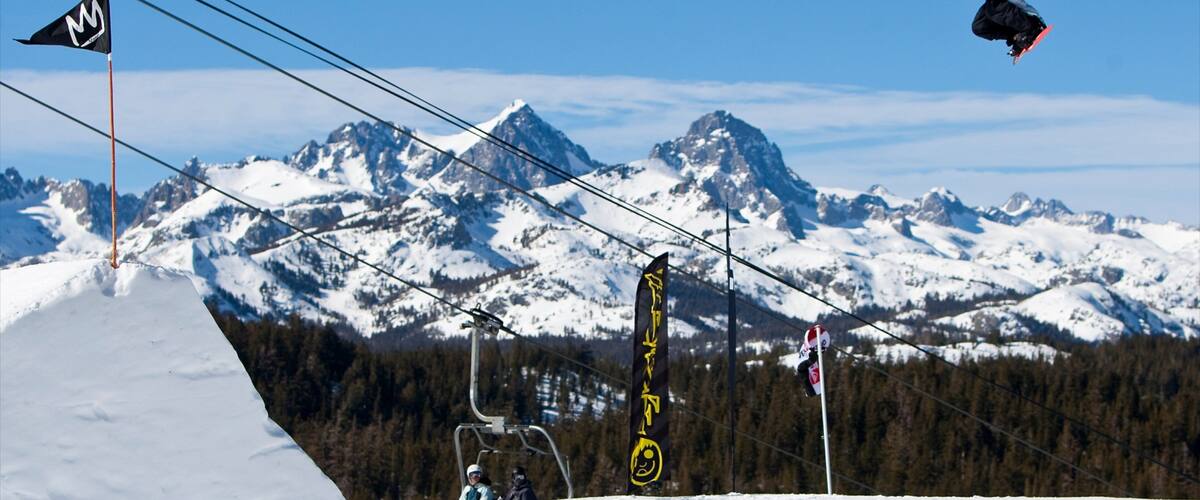 Central Interior California inclusief snowboarden, sneeuw en bergen