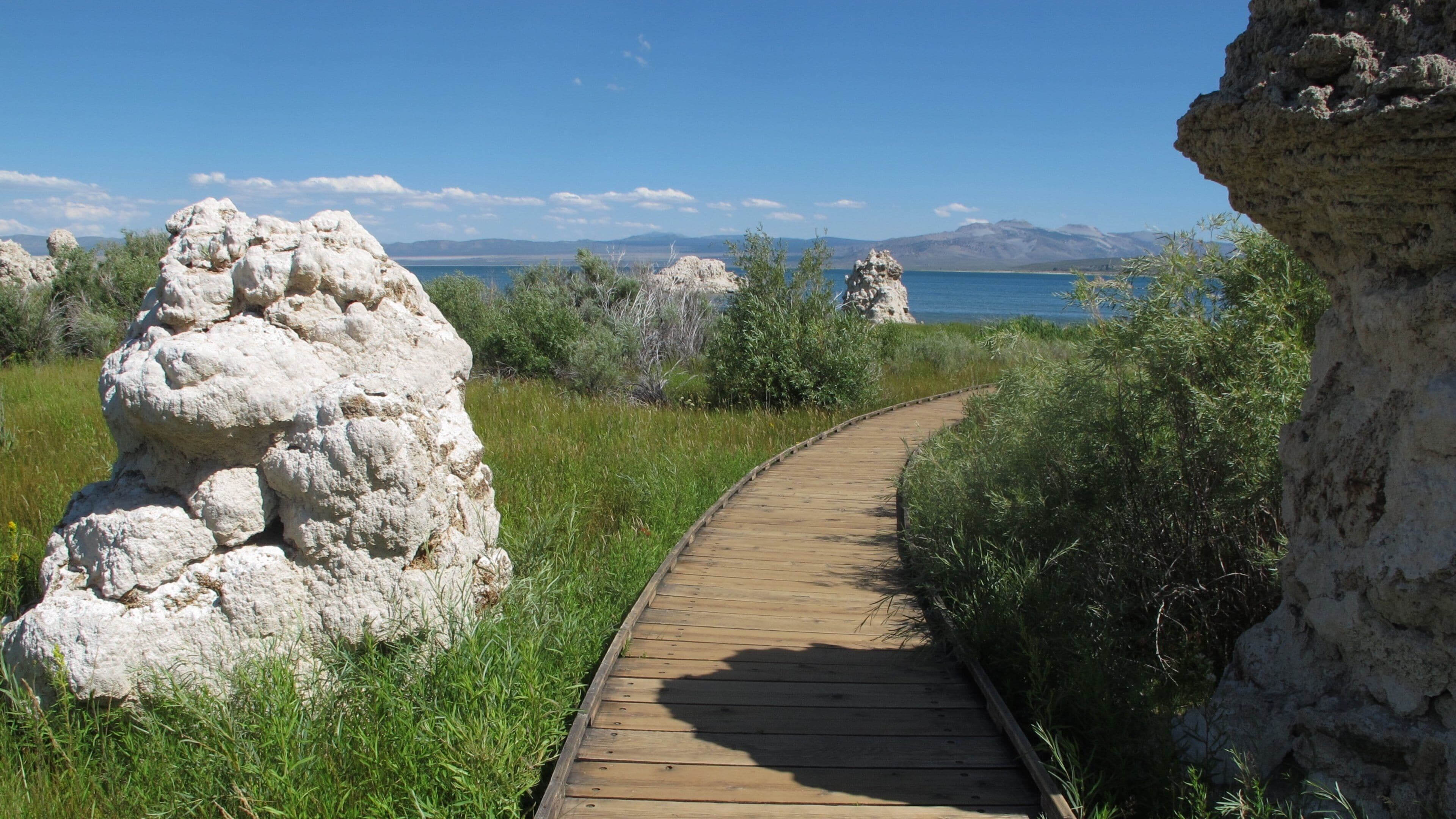Região central do interior da Califórnia mostrando paisagens litorâneas e fazenda