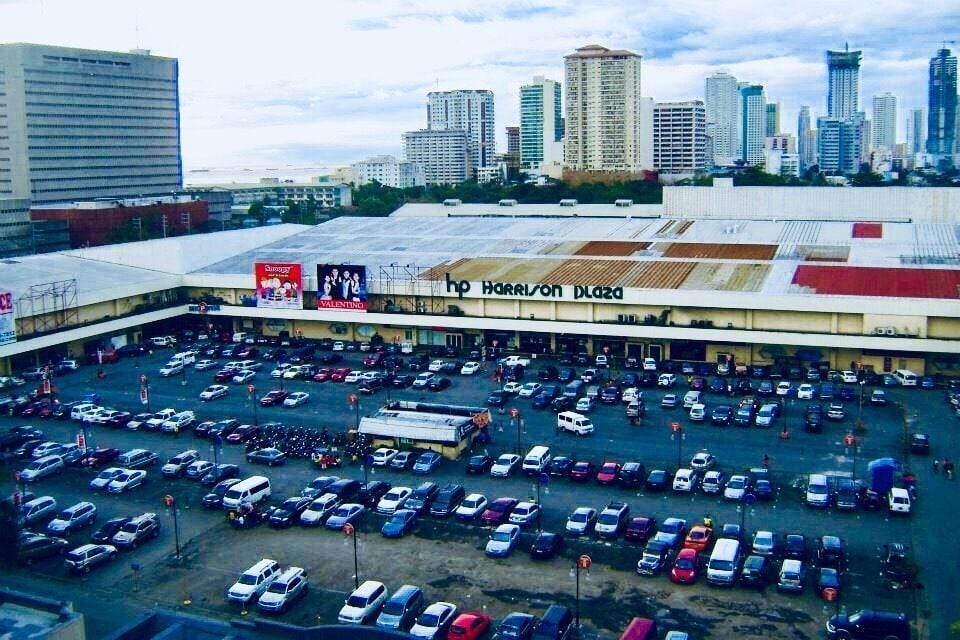Malate, Manila where one of the oldest Shopping Mall located. #UrbanJungle