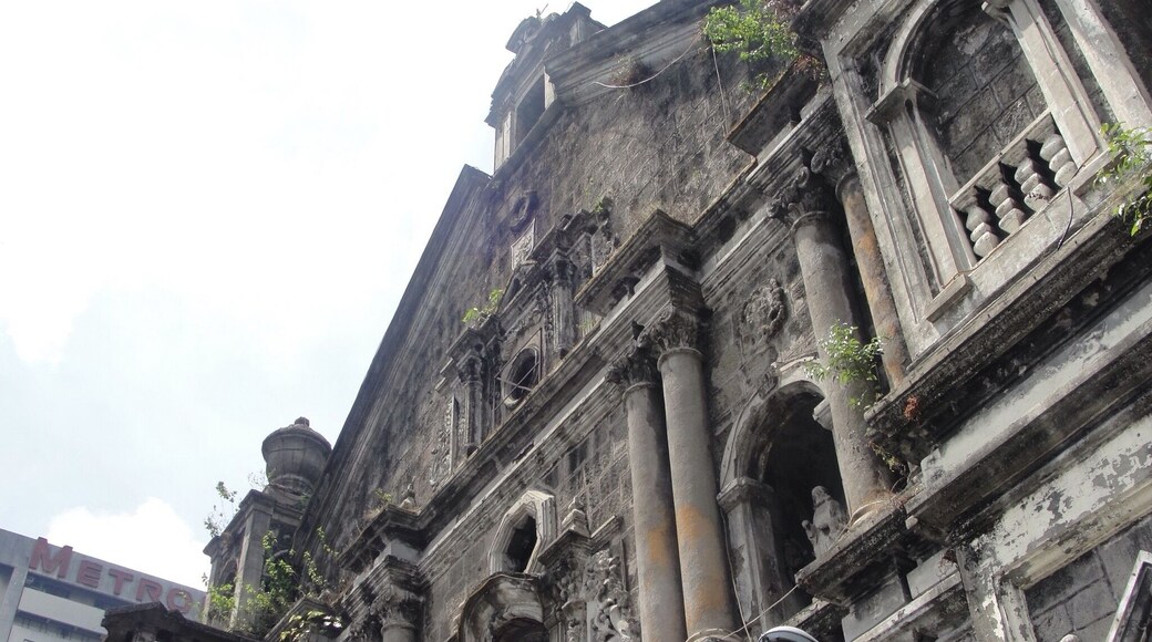 The Binondo Church is in the center of the Chinatown community in Manila Philippines. The Chinatown is the oldest in the world. The church is the Minor Basilica of San Lorenzo Ruiz - the first Filipino Saint. #architecture #Manila #Philippines