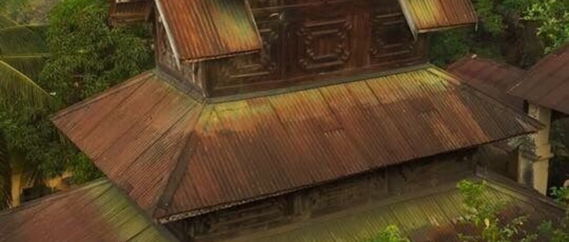 The roofs with the beautiful formations as the creation ,