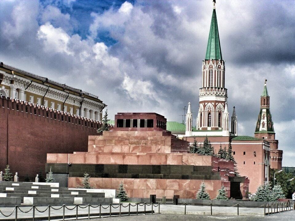 Long queue here so make sure you checked the hours of opening. Closed mostly on Friday and the afternoons!
Website: Lenin.ru
#russia #moscow
#architecture