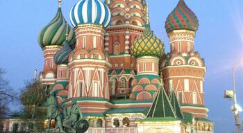 St Basils at dusk. Go there in the evening to avoid the crowds. Or first thing in the morning and have breakfast outside at Bosco on a spring/summers day - there aren't many places where you can eat with a view like this!