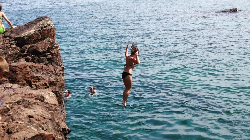 Black rocks jumps