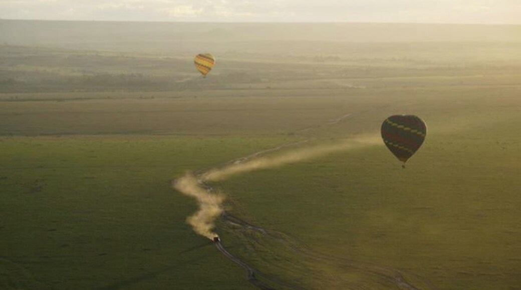 early morning hot air balloon, a Kenya Safari must do