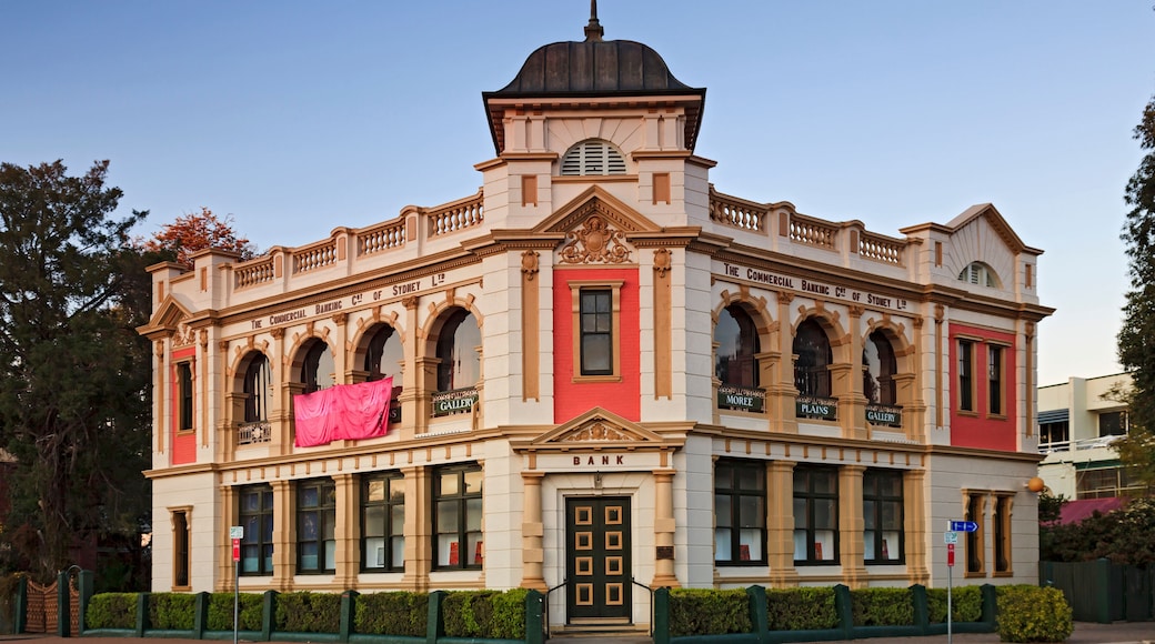 Moree bank building rise