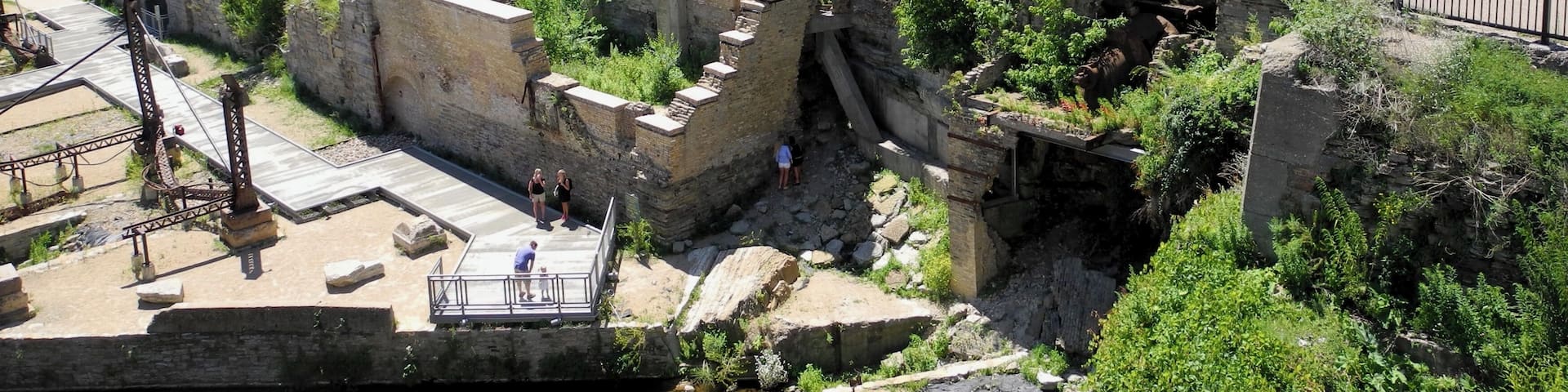 Mill Ruins Park is a park in downtown Minneapolis, Minnesota, United States, standing on the west side of Saint Anthony Falls on the Mississippi River. The park interprets the history of flour milling in Minneapolis and shows the ruins of several flour mills, built between 1859 and the mid-1890s, that were abandoned.
#ruins #OnTheRoad