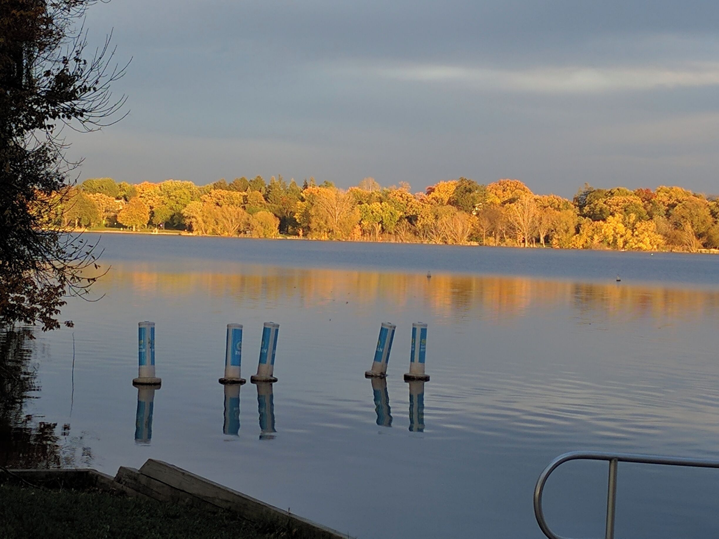 Fall on one side of the lake but not both sides 
