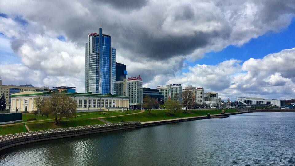 Crazy wind had the clouds rolling in all day.