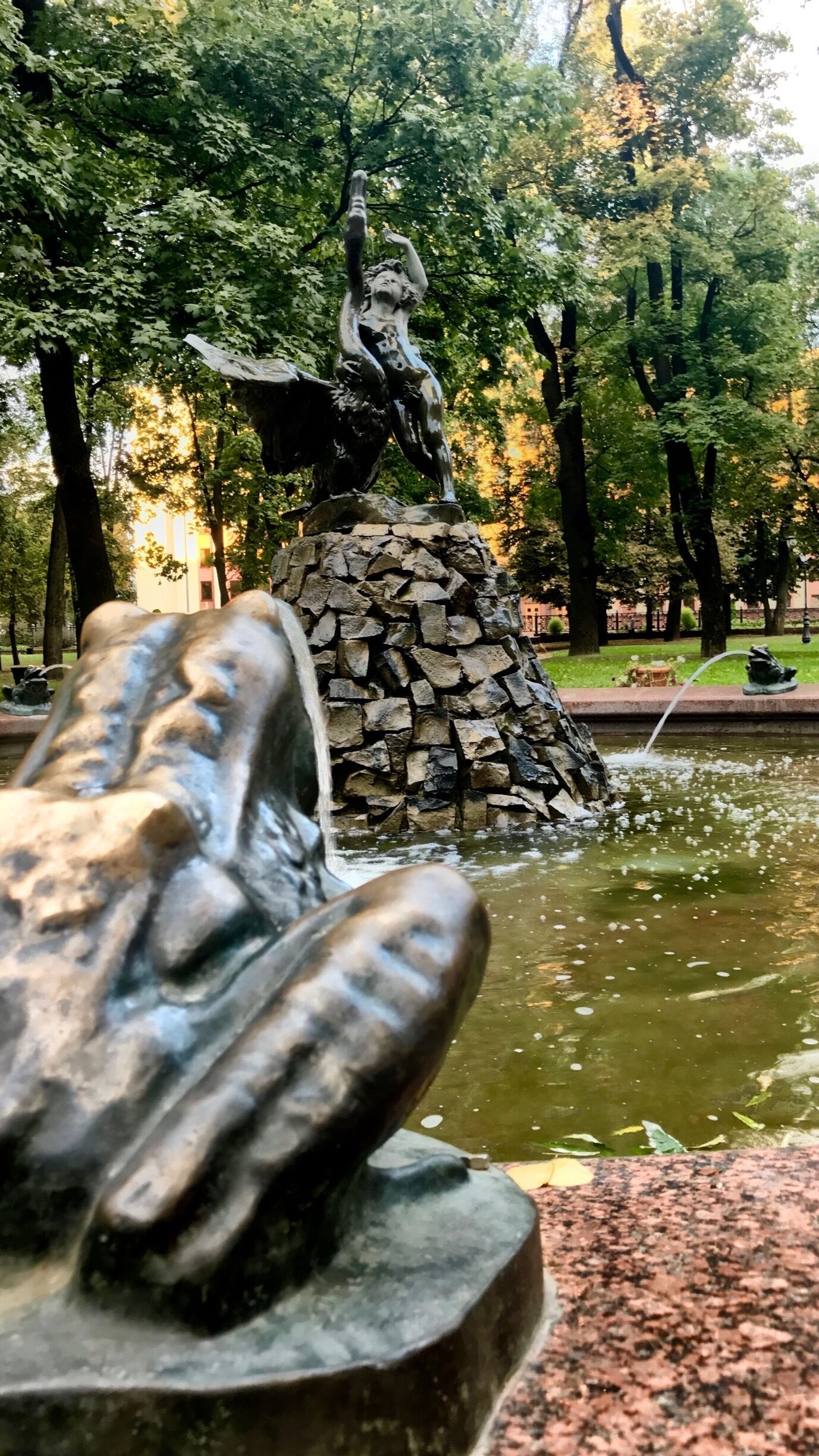 Minsk, interesting city, the style of the buildings and the atmosphere. After Ukraine, I can say it’s a different country. (More pictures coming...)
-———
Minsk, ville intéressante, le style des bâtiments et l'atmosphère.  Après l'Ukraine, je peux dire que c'est un pays différent.  (Plus de photos à venir...)