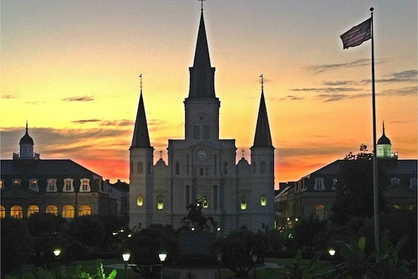 St. Louis Cathedral at dusk.