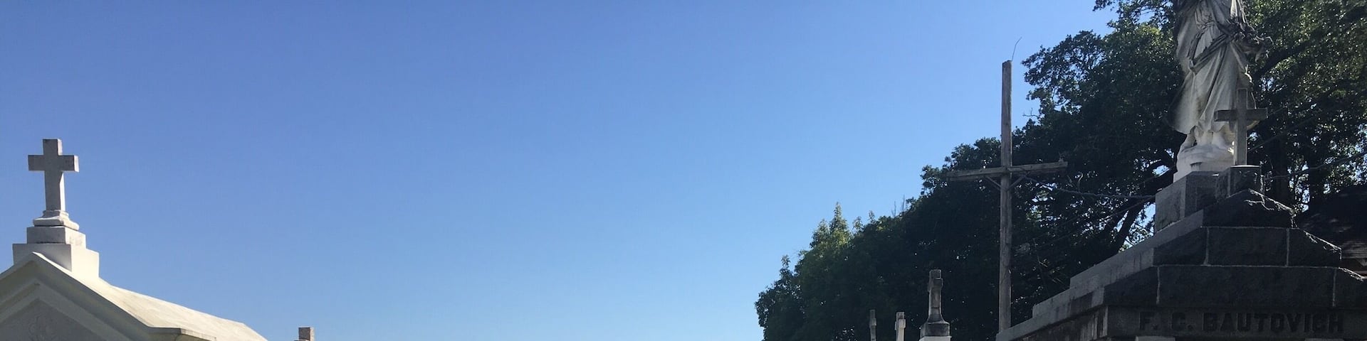 Beautiful cemetery open to tours.