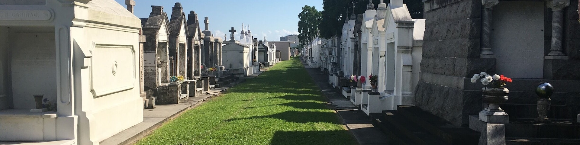 Beautiful cemetery open to tours.