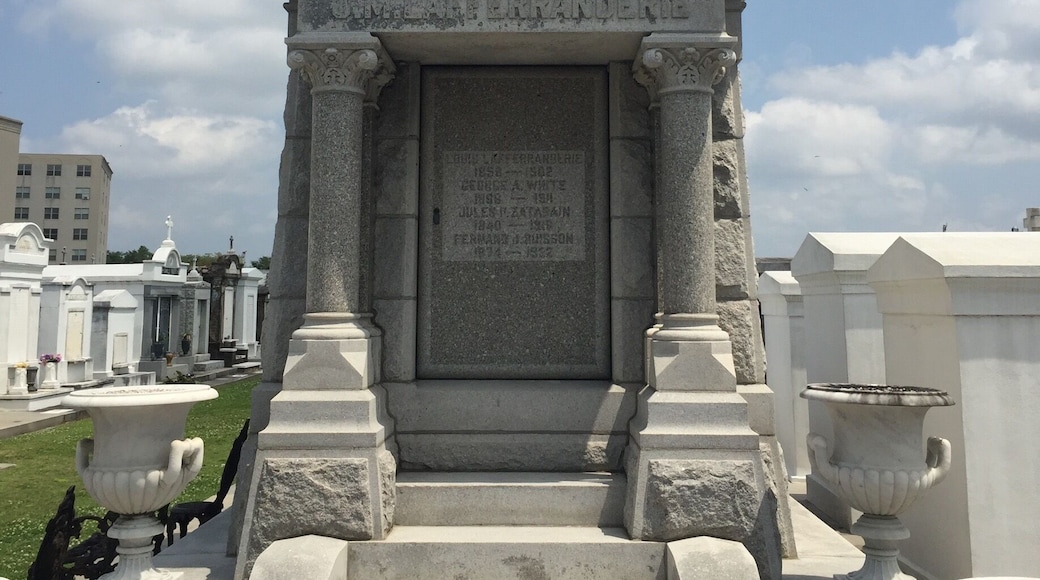 St Louis Cemetery #3