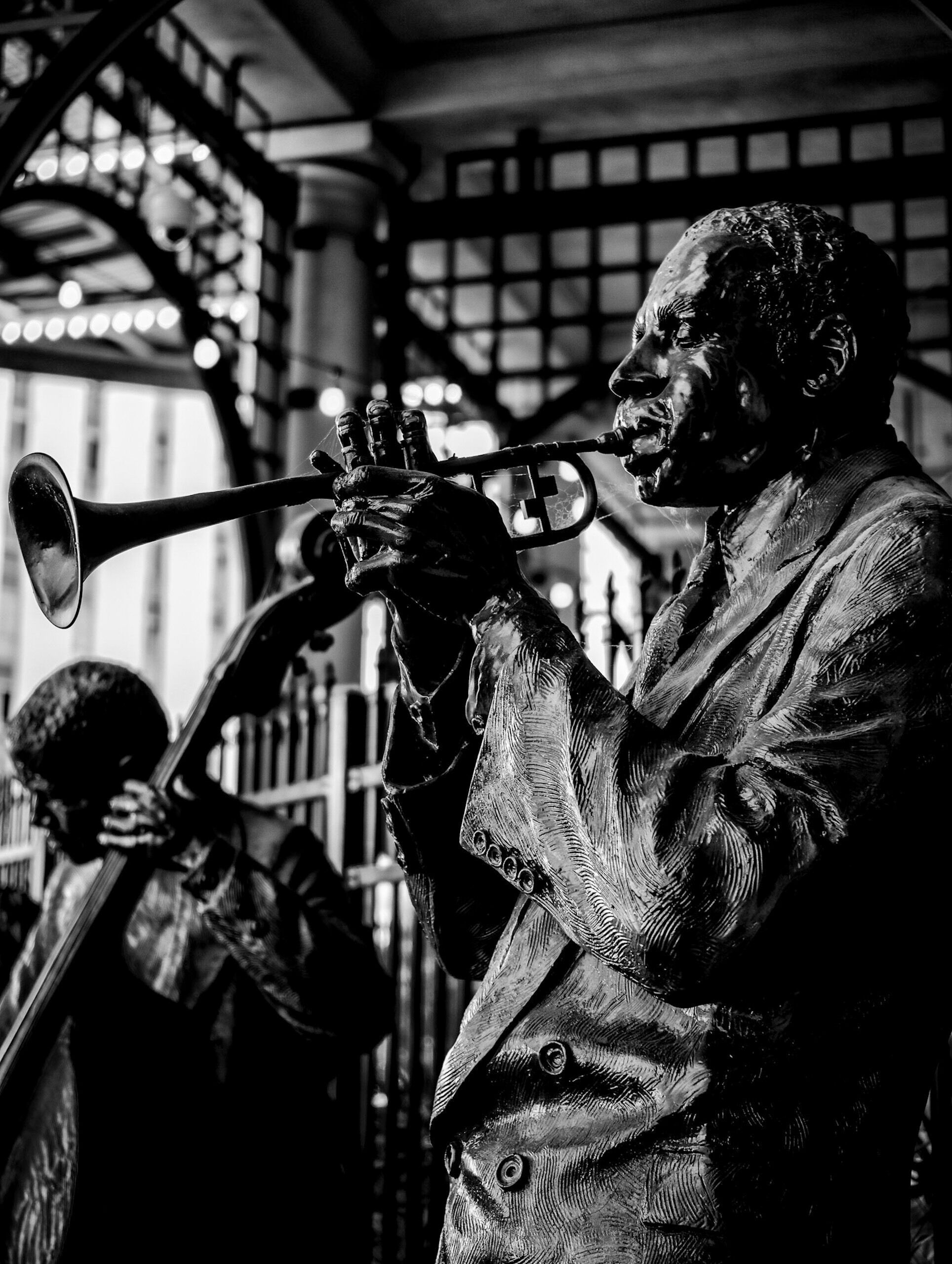 Jazz statue outside of the casino