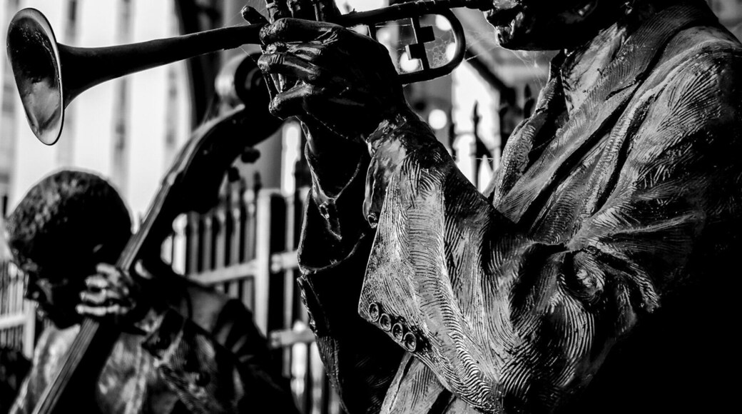 Jazz statue outside of the casino