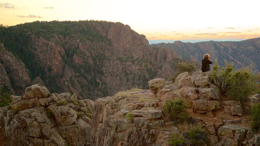 Montrose showing a sunset, a gorge or canyon and tranquil scenes