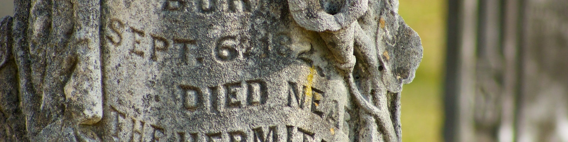 The Hermitage que incluye un monumento y un cementerio