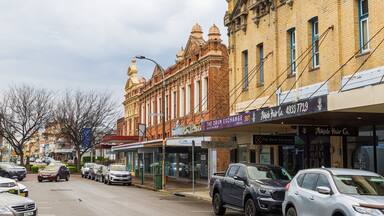 Maitland showing a small town or village and heritage elements