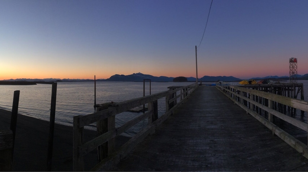 Beautiful sunsets
#alaska
#placestogo
#winterholidays
#lifeatexpedia