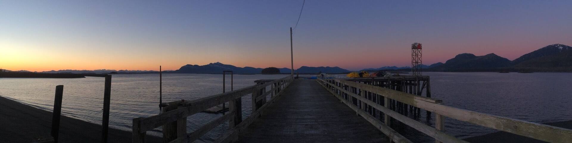 Beautiful sunsets
#alaska
#placestogo
#winterholidays
#lifeatexpedia