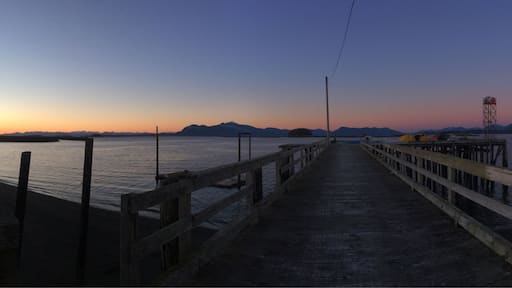 Beautiful sunsets
#alaska
#placestogo
#winterholidays
#lifeatexpedia