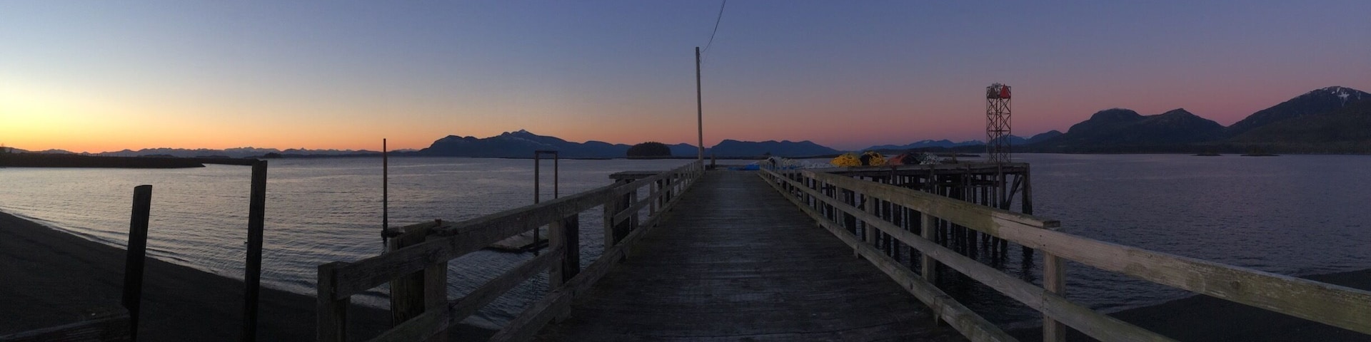 Beautiful sunsets 
#alaska
#placestogo
#winterholidays
#lifeatexpedia