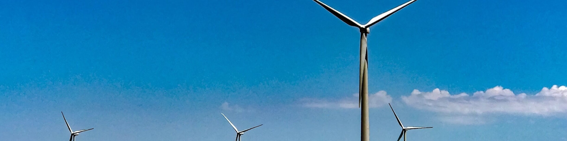 Traveling with the family up to Colorado was encountered with these amazing âgiantsâ (like my wife calls them). Miles and miles of these
Wind propelled power sources that feed energy to a lot of the farms around them. Pretty epic.