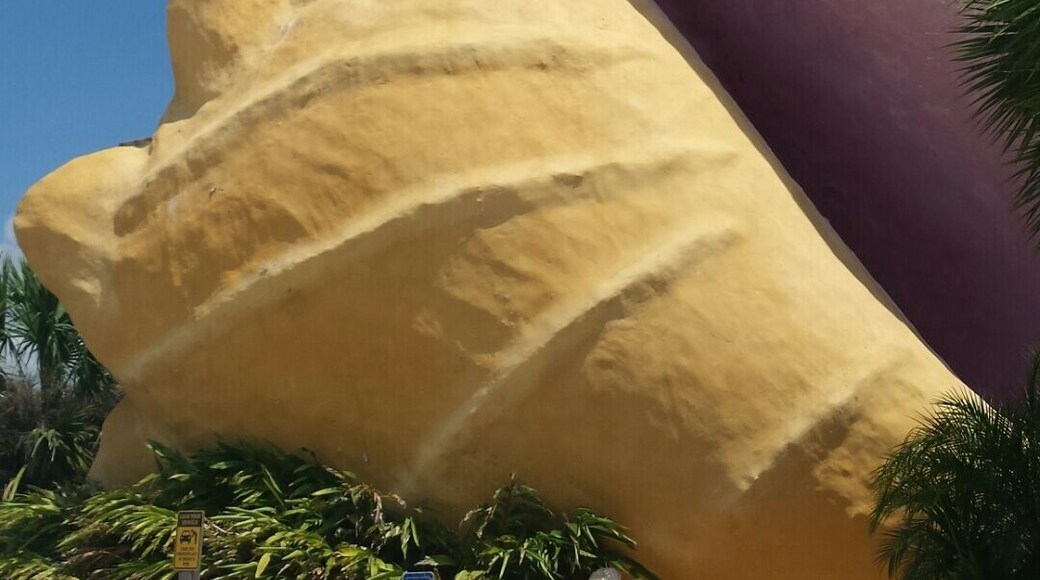 Lifesize art driving from South Padre Island towards Harlingen.