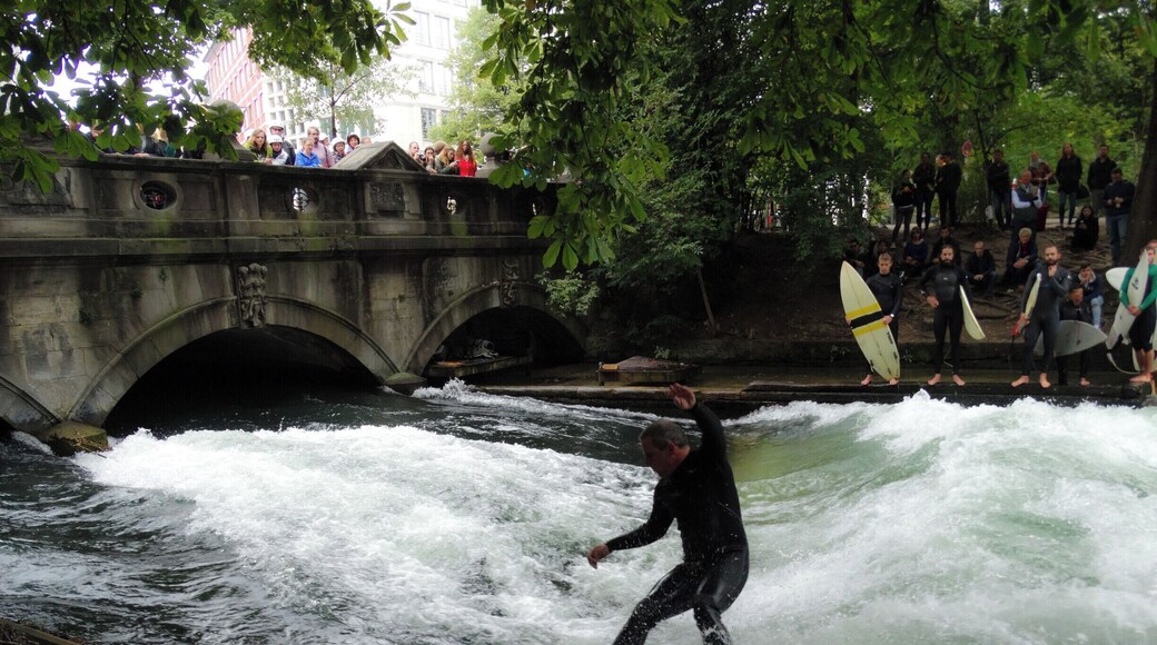 A very cool spot in the centre of Munich where you can watch Surfers in the middle of the city.